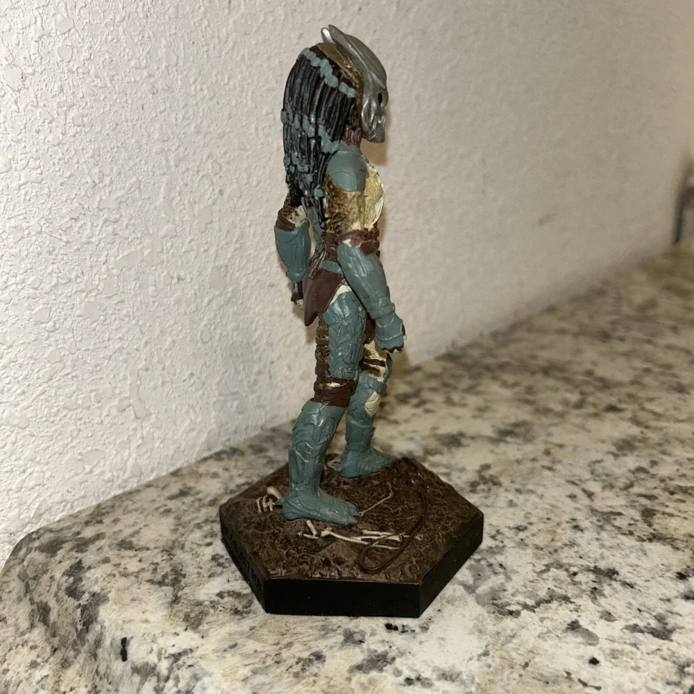 N/A predator figure